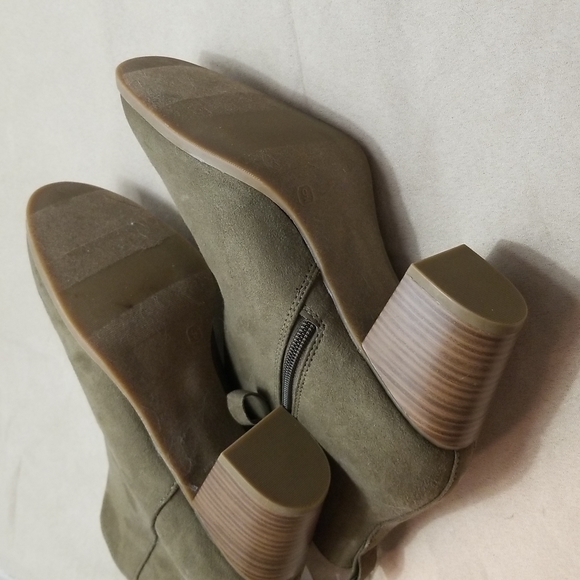 Old Navy Booties, Sz 9 - Picture 4 of 4